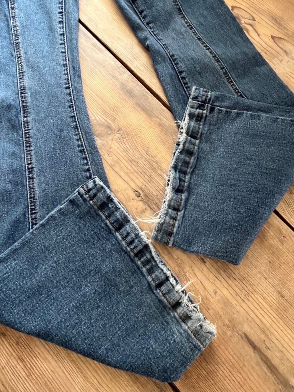 Rue 21 Y2K Pintuck Flare Jeans Womens 8 Low Rise Medium Wash Stretch - Picture 9 of 9